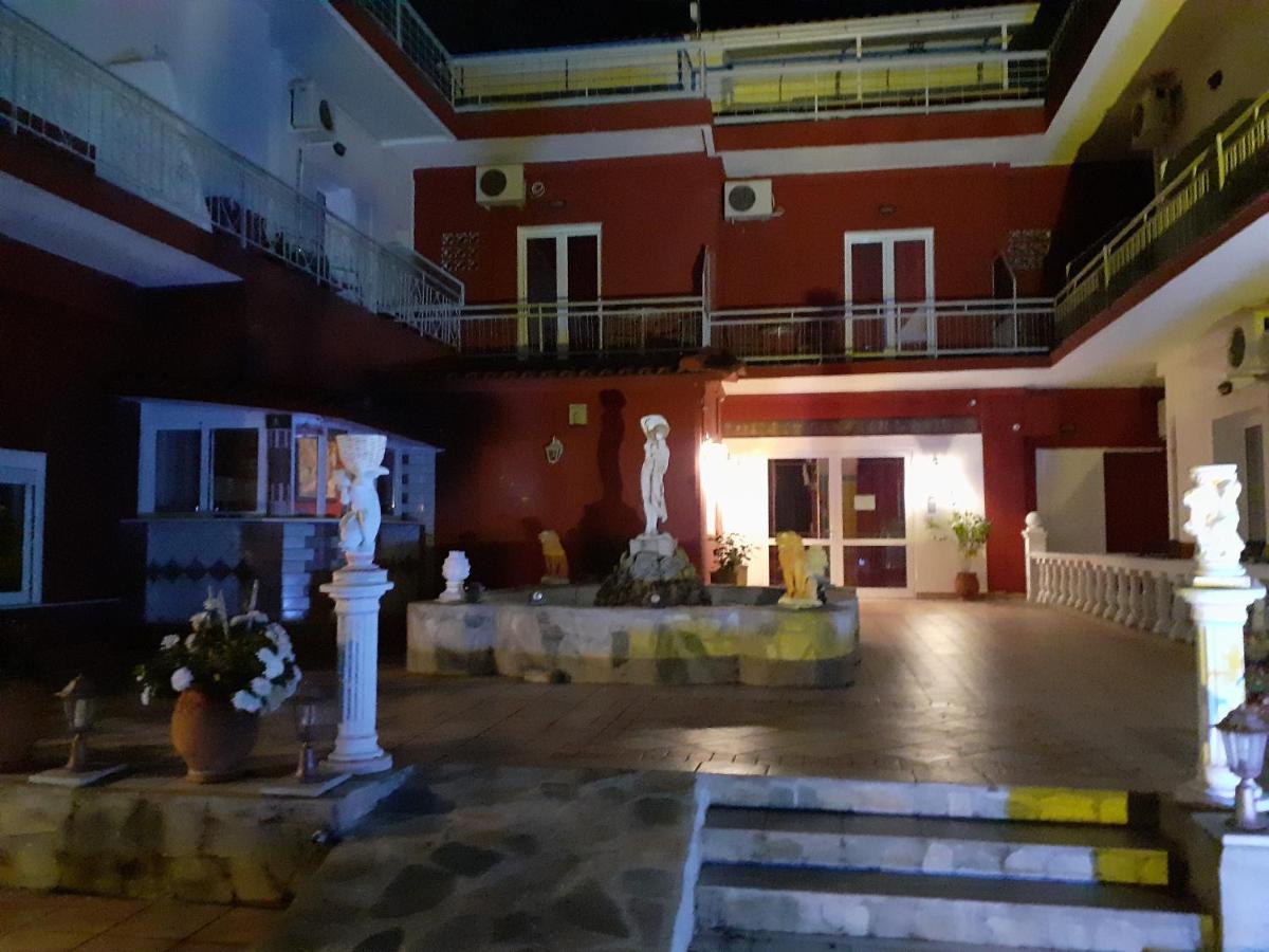 Pantheon Hotel Kamena Vourla Exterior foto